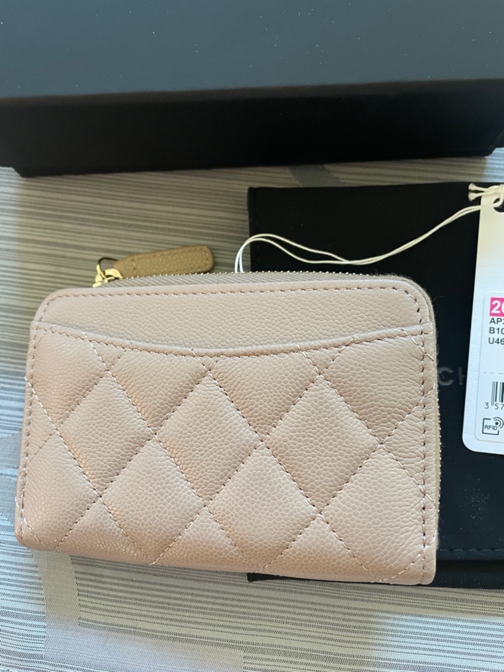 NIB CHANEL Quilted Zip Card Wallet in Dark Beige - Picture 4 of 9